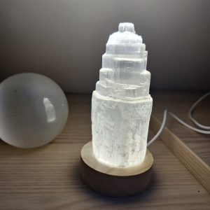 Selenit- Lunina svetloba, stolp svetilka